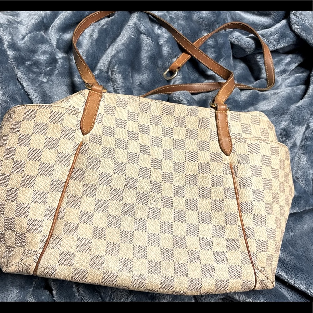 LOUIS VUITTON TOTE BAG